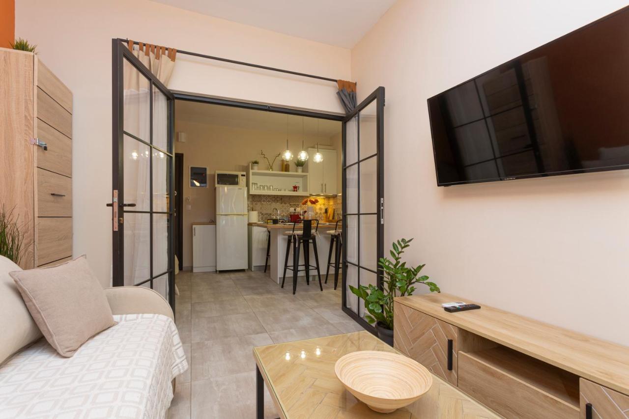 3C'S Apartment Thess :Central, Cosy & Convenient Szaloniki Kültér fotó